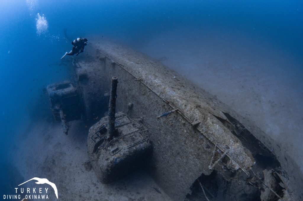 USSエモンズ沈船の全体像 水深40mに沈むダイビングポイント